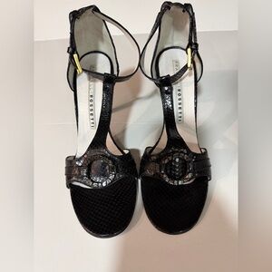 Worn Fratelli Rossetti Black Textured heels.